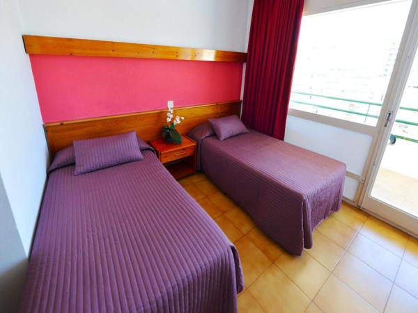 Hostal Magnolia : photo 1 de la chambre chambre double avec balcon