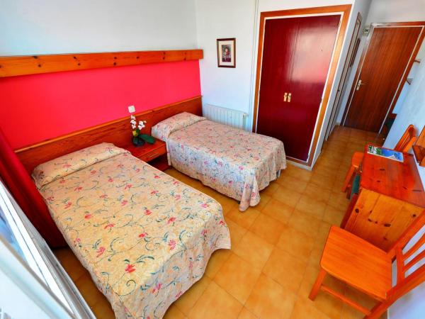 Hostal Magnolia : photo 1 de la chambre chambre double ou lits jumeaux