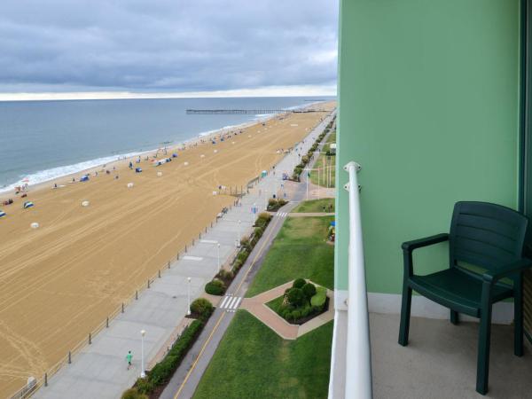 Holiday Inn Va Beach-Oceanside 21st St, an IHG Hotel : photo 4 de la chambre chambre standard