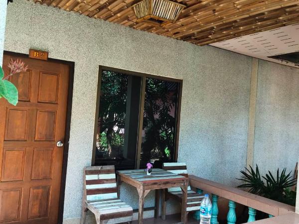 Lanta Riviera Beach Resort : photo 4 de la chambre bungalow - vue sur jardin