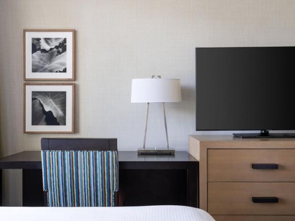 Moana Surfrider, A Westin Resort & Spa, Waikiki Beach : photo 1 de la chambre chambre diamond city avec 1 lit king-size - vue sur ville