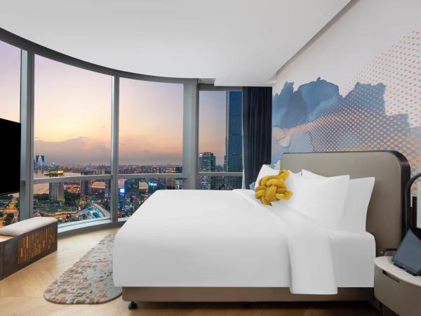 M Social Hotel Suzhou : photo 1 de la chambre suite avec vue sur lac
