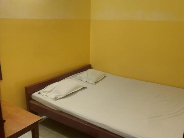 Narendra niketan : photo 4 de la chambre economy double room with shared bathroom - indian nationals only 