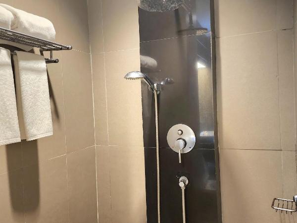 Sky dome resotel - โรงแรมสกายโดม รีโซเทล : photo 9 de la chambre suite avec baignoire spa