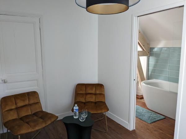 Villa Eliane - parking privé : photo 2 de la chambre suite deluxe avec lit king-size