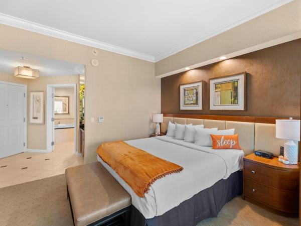 Lucky Gem Penthouse & Luxury Suites at Signature Resort, Balcony Strip View 1607 : photo 4 de la chambre suite lit king-size avec balcon