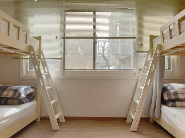 Hongdae Cheese Guesthouse : photo 2 de la chambre lit dans dortoir pour femmes de 6 lits
