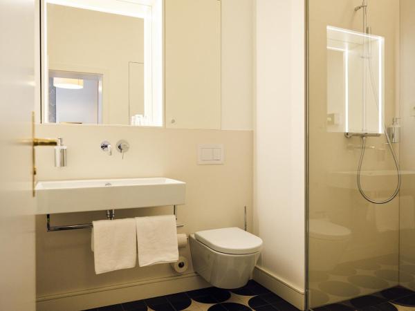 Hotel Lindenufer : photo 4 de la chambre chambre double