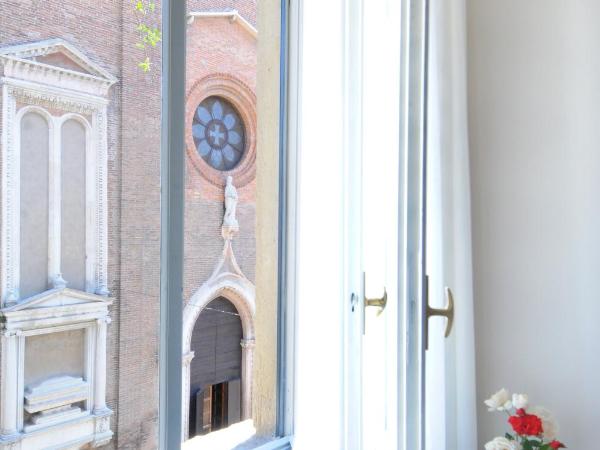 B&B Cangrande di Danese-Viviani : photo 3 de la chambre chambre double ou lits jumeaux avec salle de bains privative