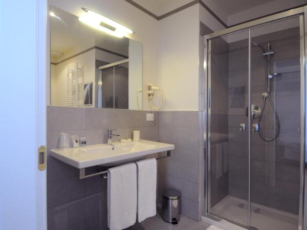 B&B Cangrande di Danese-Viviani : photo 4 de la chambre chambre double ou lits jumeaux avec salle de bains privative