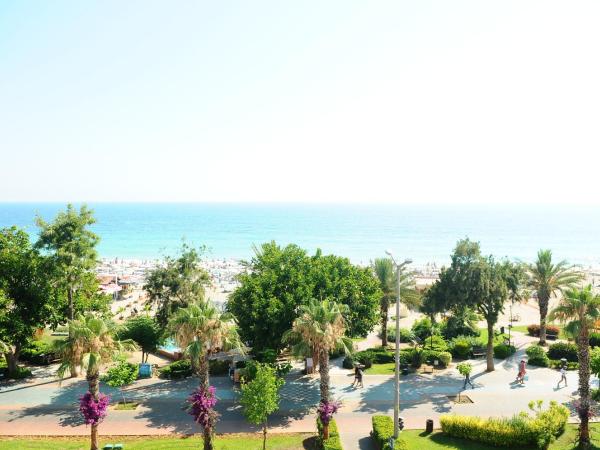 Kleopatra Beach Yildiz Hotel : photo 6 de la chambre chambre double standard - vue sur jardin