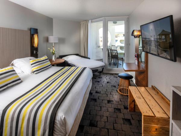 Thalazur Port-Camargue - Hotel & Spa : photo 4 de la chambre chambre triple avec canapé - vue latérale sur jardin