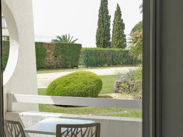 Thalazur Port-Camargue - Hotel & Spa : photo 2 de la chambre chambre double avec vue latérale sur le jardin