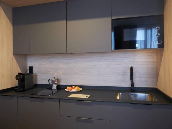 Dorm4You Arena 2 : photo 5 de la chambre chambre familiale standard