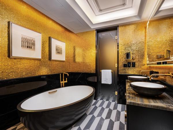 THE KARL LAGERFELD : photo 4 de la chambre createur suite