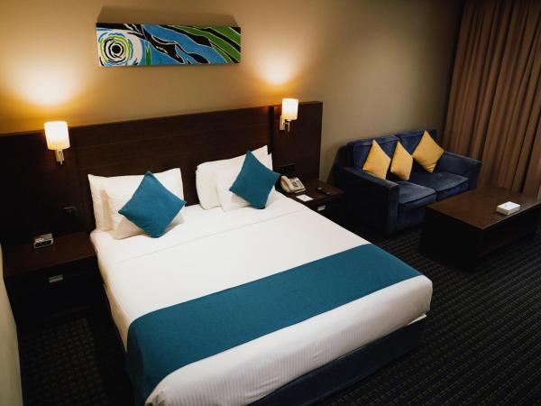 Best Western Premier Muscat : photo 8 de la chambre chambre lit king-size supérieure - vue sur ville