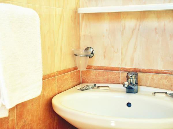 Hotel Sultano : photo 5 de la chambre chambre double ou lits jumeaux avec balcon