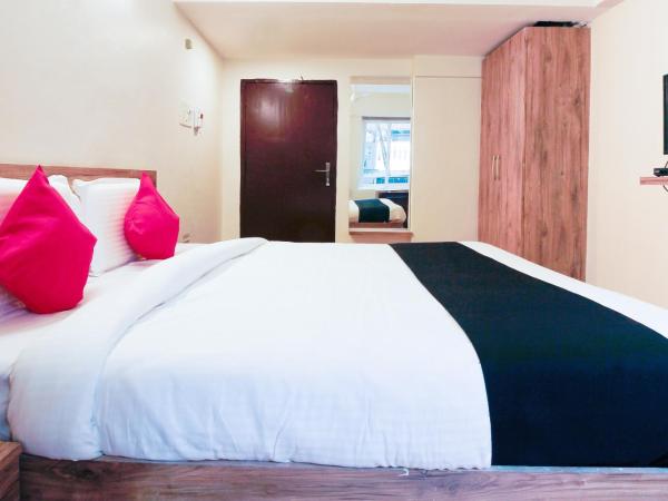 Capital O Sri Suprabhat Grand Near Kachiguda Railway Station : photo 2 de la chambre petite chambre double