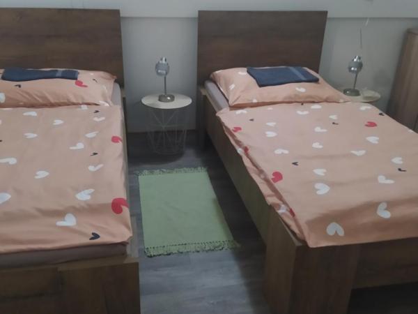 Kolpingház Pécs : photo 2 de la chambre chambre lits jumeaux standard