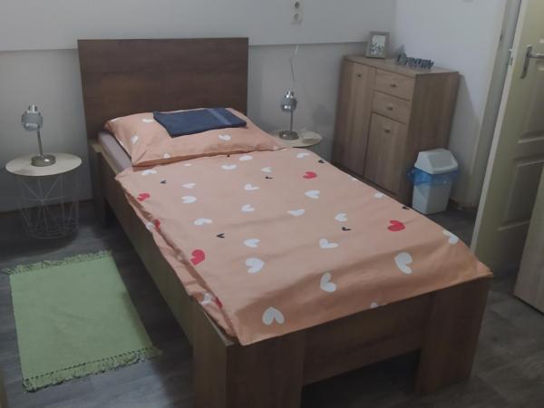 Kolpingház Pécs : photo 3 de la chambre chambre lits jumeaux standard