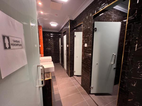 Al Amin Muslim Friendly Hotel : photo 3 de la chambre chambre double standard avec salle de bains commune