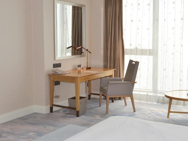Le Méridien Suzhou, Suzhou Bay : photo 2 de la chambre chambre lit king-size - vue sur lac