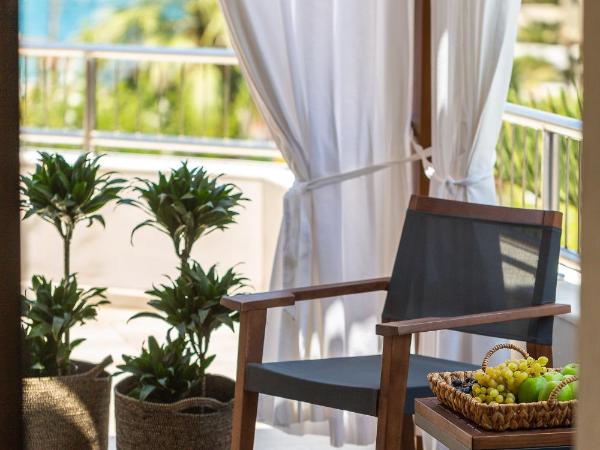 Theartemis Palace : photo 9 de la chambre suite familiale premium avec jacuzzi extérieur