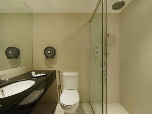 New Cape Inn : photo 3 de la chambre chambre standard lit queen-size