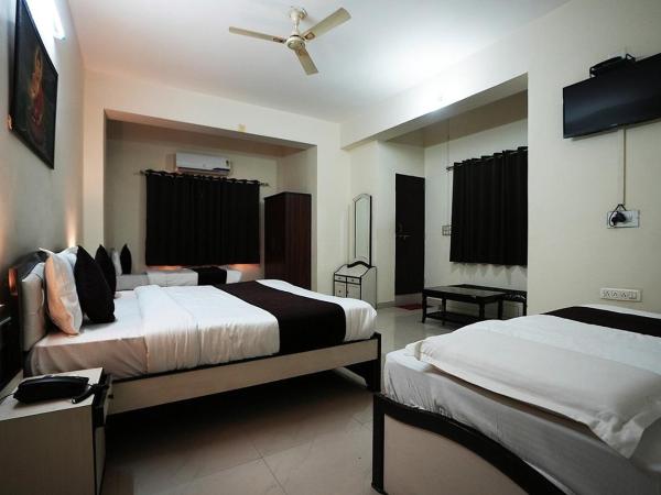 Hotel Lotus Inn : photo 2 de la chambre chambre familiale