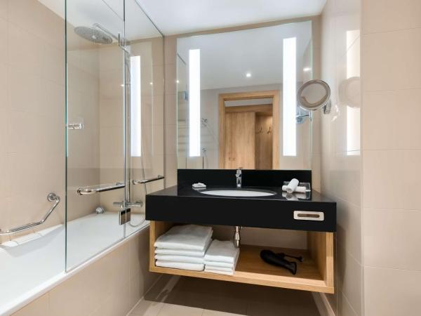 Radisson Blu Hotel & Residences : photo 2 de la chambre chambre familiale