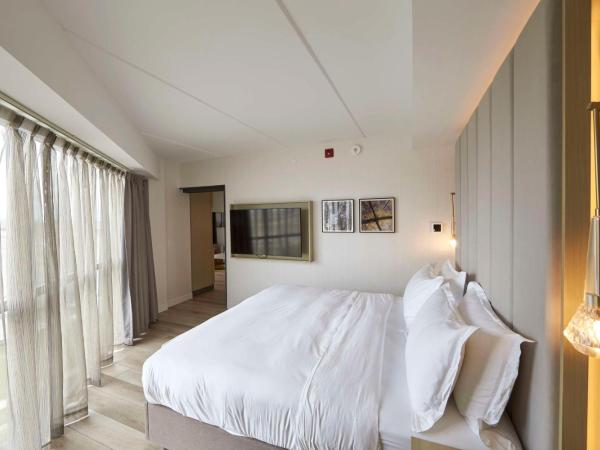 Bloom Mississauga, Tapestry Collection By Hilton : photo 1 de la chambre suite 1 chambre lit king-size – vue sur ville