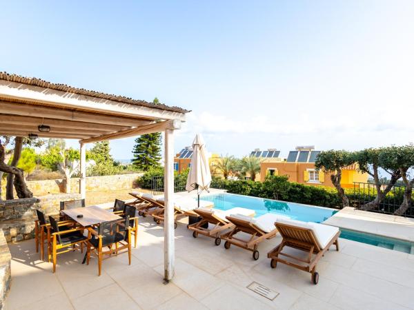 Marni Village : photo 9 de la chambre suite familiale supérieure avec piscine privée