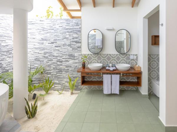 Joy Island Maldives All Inclusive Resort : photo 4 de la chambre beach suite with sunset view