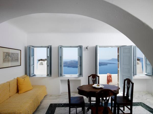 Aigialos Luxury Traditional Settlement : photo 10 de la chambre suites panoramiques - vue sur coucher de soleil