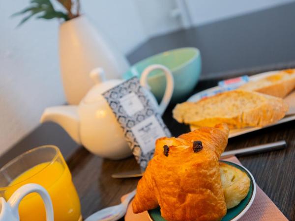 Hôtel & Restaurant des Remparts : photo 7 de la chambre chambre double