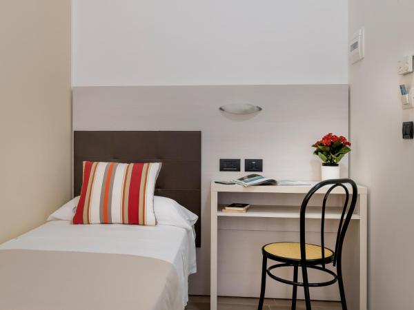 Hotel Maria Serena : photo 1 de la chambre chambre lits jumeaux