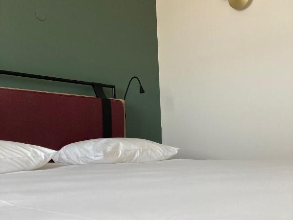 Campanile Perpignan Nord - Aéroport : photo 2 de la chambre chambre 1 lit double