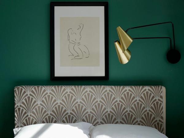 Hotel Belle-Vue Vieux-Port : photo 1 de la chambre chambre mystère