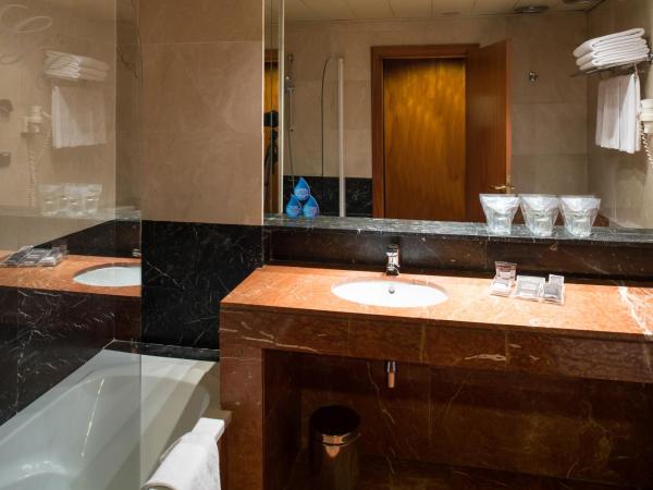 Catalonia Diagonal Centro : photo 1 de la chambre chambre triple (3 adultes)