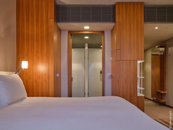 Dorint Kurfürstendamm Berlin : photo 5 de la chambre chambre lit king-size standard