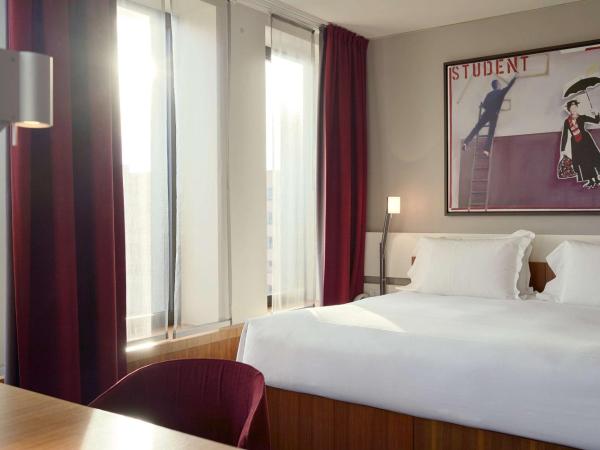 Dorint Kurfürstendamm Berlin : photo 3 de la chambre suite junior avec lit king-size