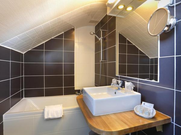 Hôtel Les Tilleuls, Bourges : photo 2 de la chambre chambre triple