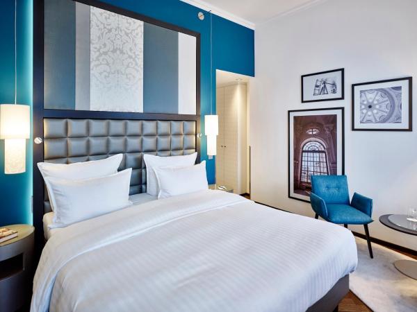 Steigenberger Hotel Herrenhof : photo 4 de la chambre chambre lit king-size ou lits jumeaux supérieure