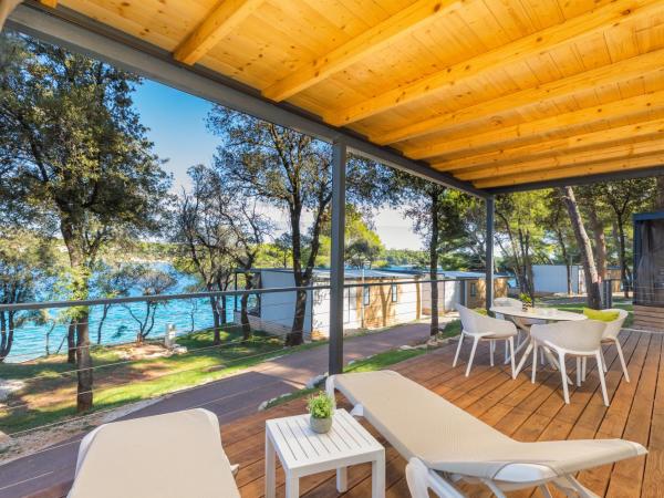 Arena Stoja Camping Homes : photo 1 de la chambre villa de camping - vue mer