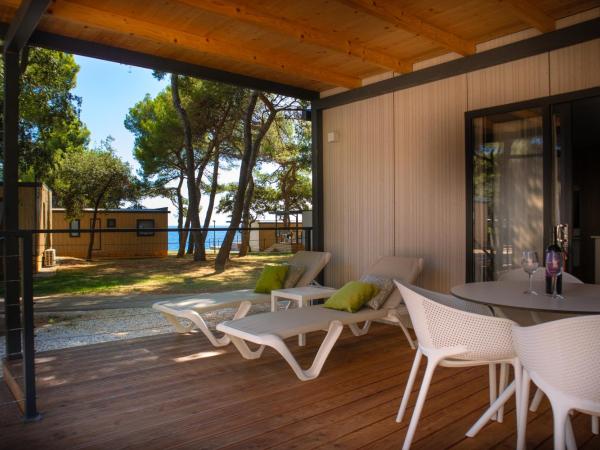 Arena Stoja Camping Homes : photo 1 de la chambre villa de camping deluxe - vue sur mer