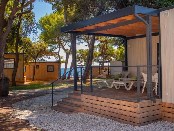 Arena Stoja Camping Homes : photo 2 de la chambre villa de camping deluxe - vue sur mer