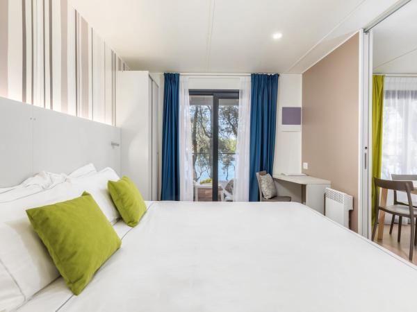 Arena Stoja Camping Homes : photo 3 de la chambre deluxe camping villa first row to the sea