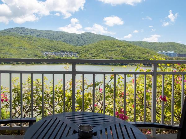 Palace Resort Yalong Bay Sanya : photo 5 de la chambre chambre lit king-size - vue sur lac