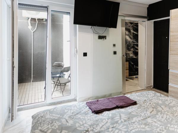 Allegra House : photo 5 de la chambre chambre double avec salle de bains privative