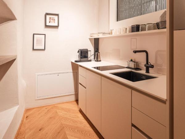 H5 Grauer Bär Studios & More : photo 8 de la chambre studio avec balcon